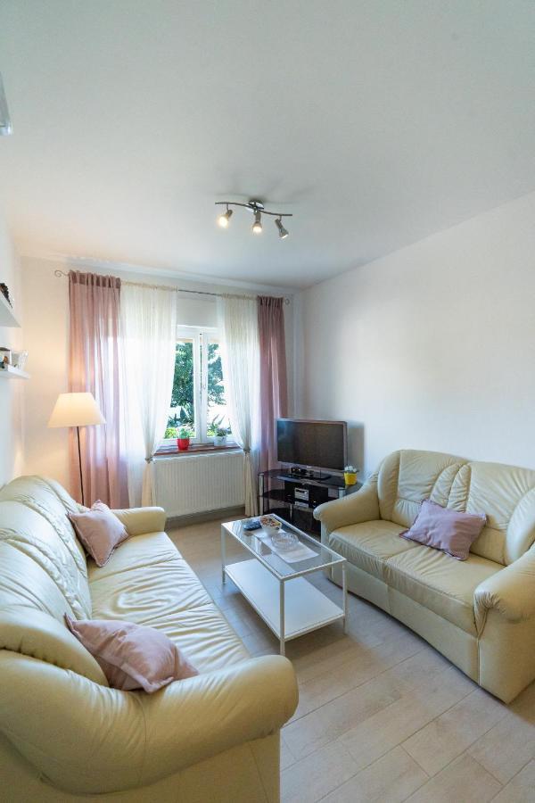 Apartma Ana *